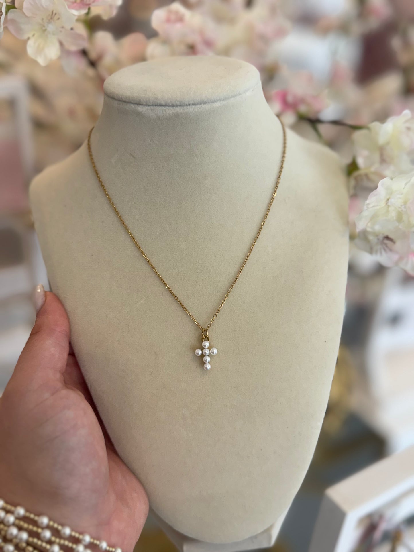 Shell Pearl Cross Necklace